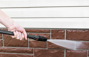 The Risks of DIY Pressure Washing in Alpharetta Alpharetta, GA