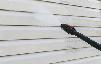 Selling Your Alpharetta Home in 2025? Make It Sparkle with Pressure Washing Alpharetta, GA